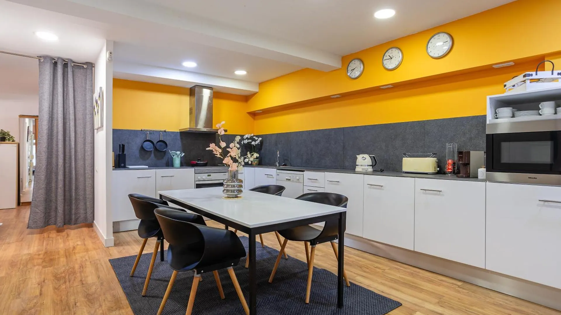 Orange Loft, Posibilidad De Parking Apartment Girona Spain